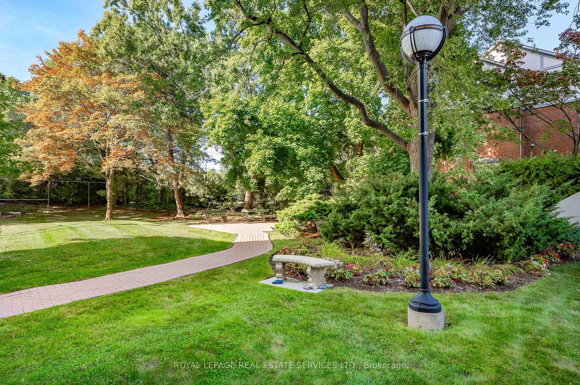 2 Bedrooms Condo at 2185 Marine,  Oakville For sale