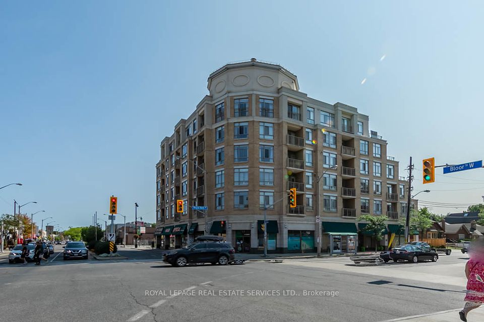 #206 - 935 Royal York Road, Toronto, ON M8Y 2V8