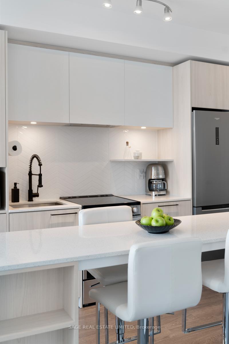 1 Bedroom Condo at 70 Annie Craig, Toronto For sale
