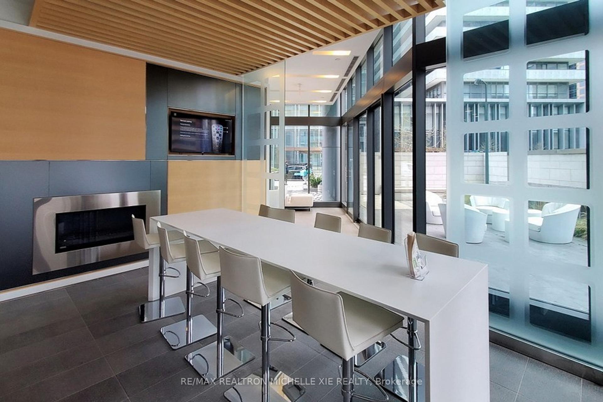2 Bedrooms Condo at 45 Charles, Toronto For sale