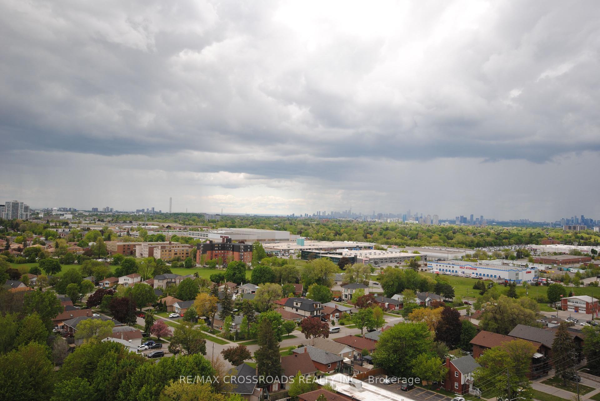 1 Bedroom Condo at 8 Mondeo, Toronto For sale