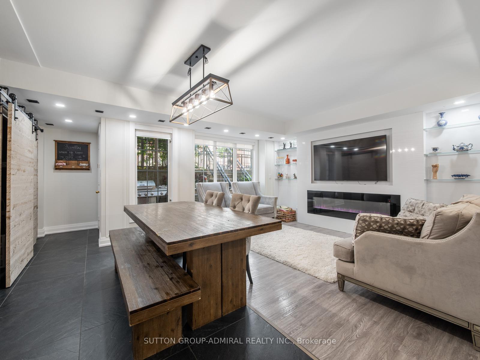 2 Bedrooms Condo at 5 Everson, Toronto For sale