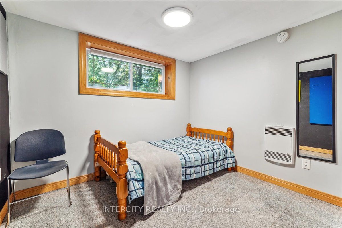 3505 Cochrane Street