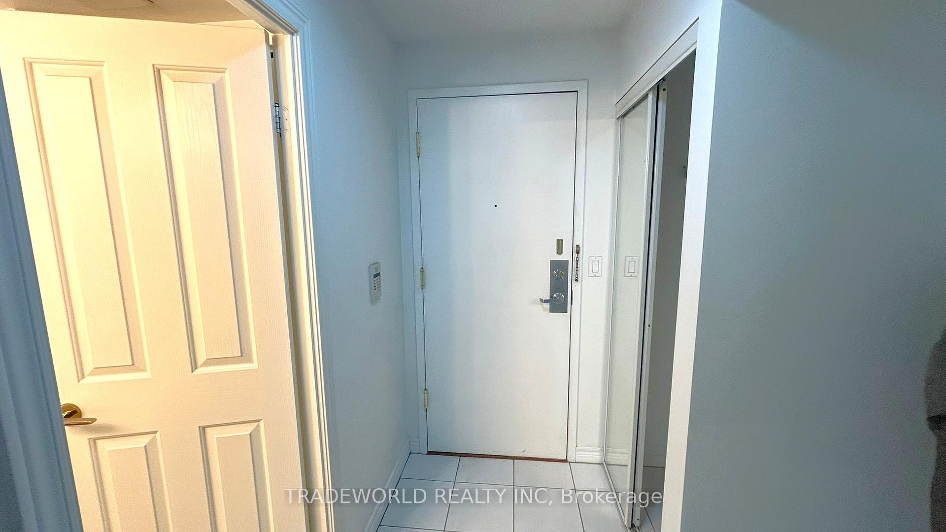2 Bedrooms Condo at 68 Corporate, Toronto For sale
