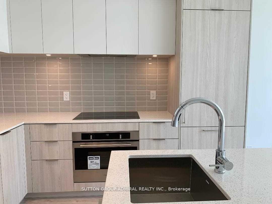3 Bedrooms Condo at 70 Annie Craig, Toronto For sale