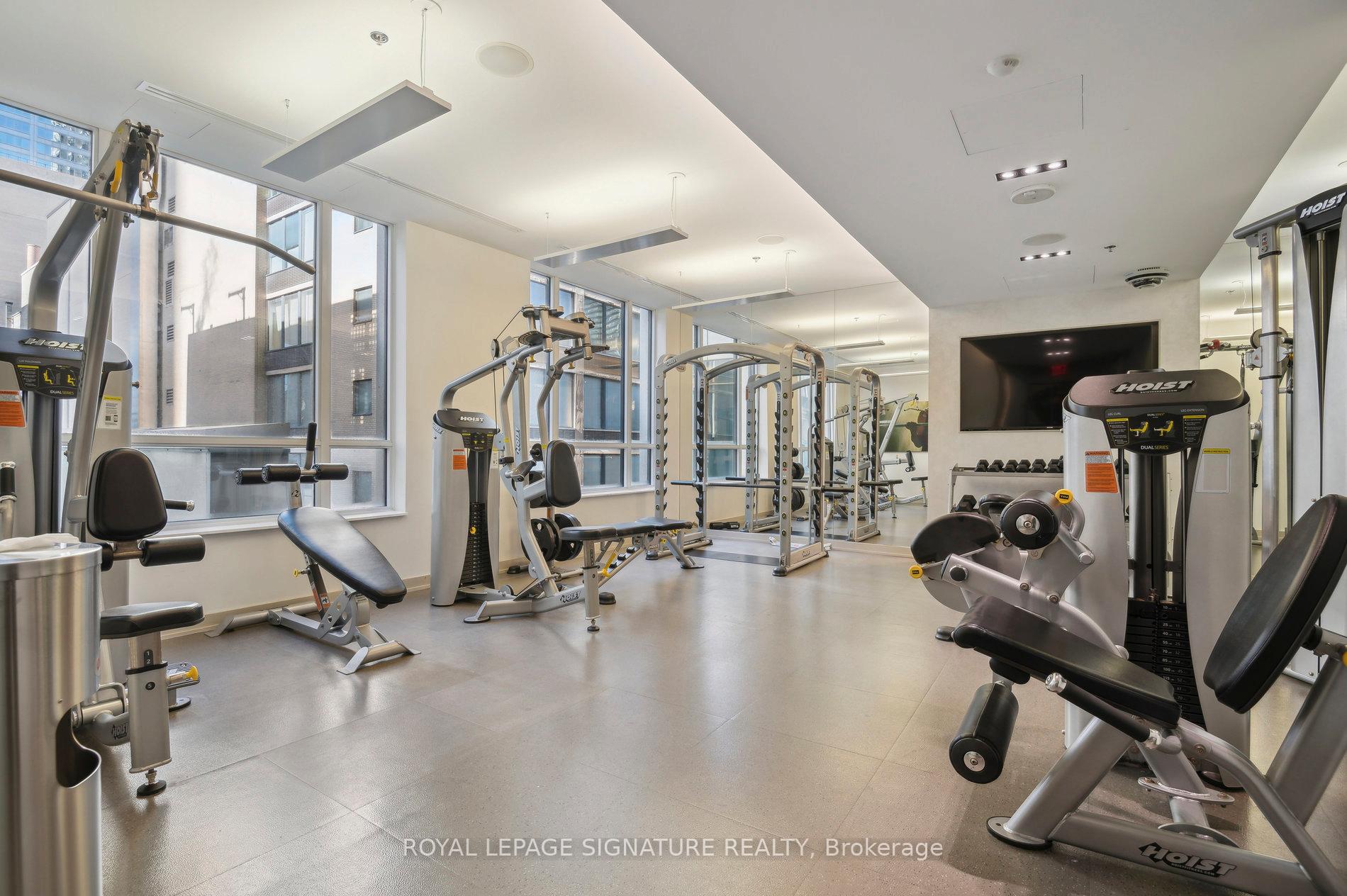 2 Bedrooms Condo at 88 Scott, Toronto For sale
