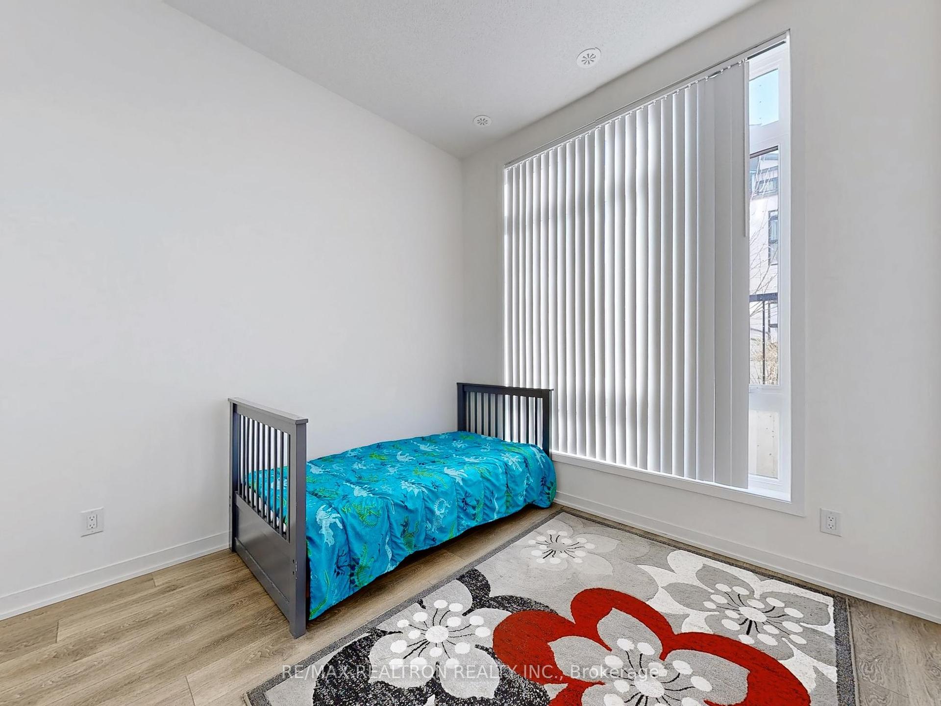 2 Bedrooms Condo at 160 Canon Jackson, Toronto For sale