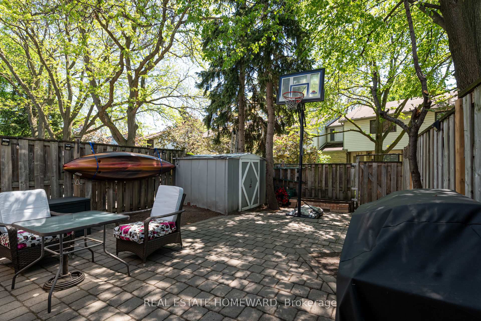 3 Bedrooms Condo at 6540 Falconer, Mississauga For sale