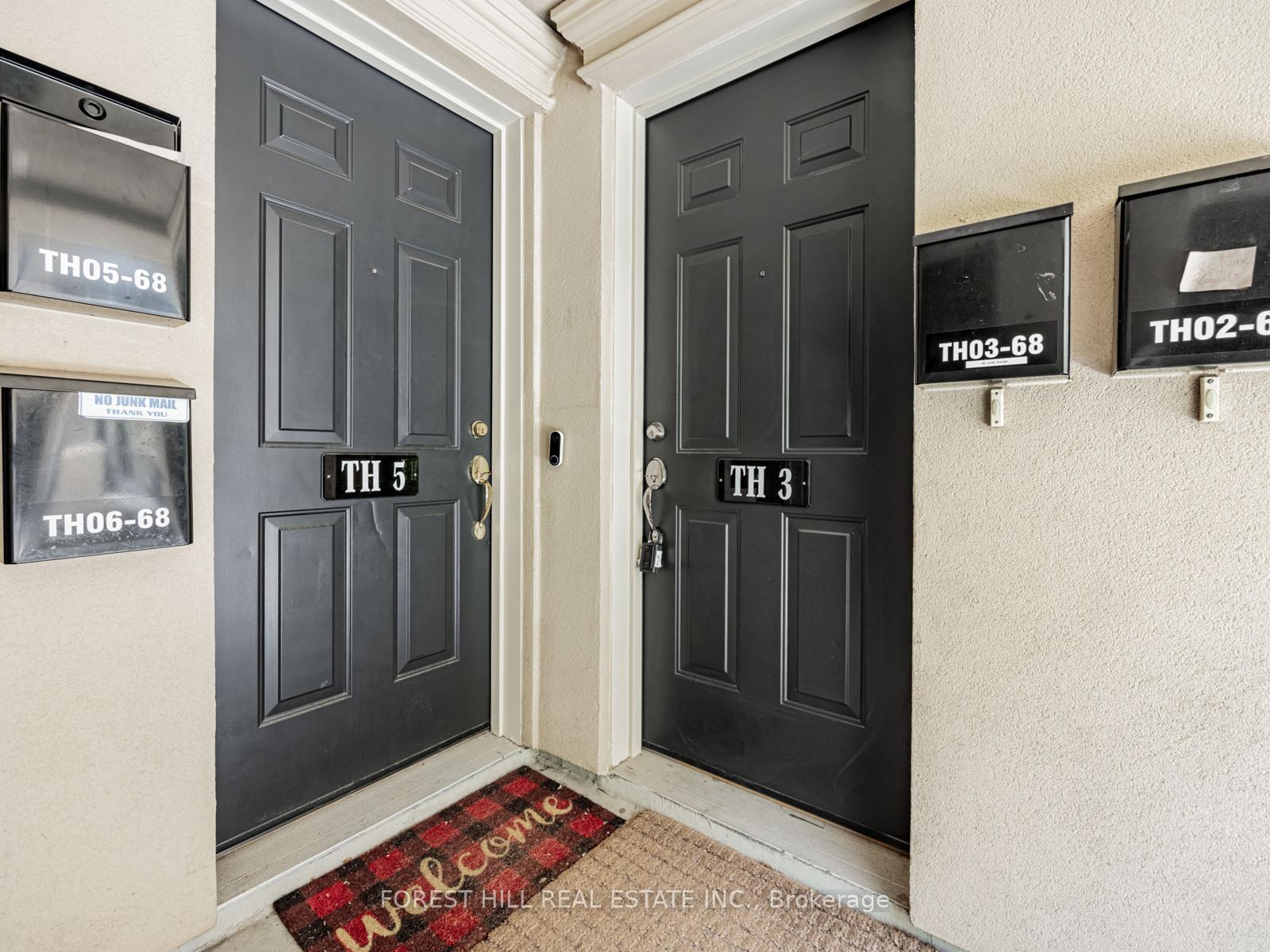 2 Bedrooms Condo at 68 Carr, Toronto For sale