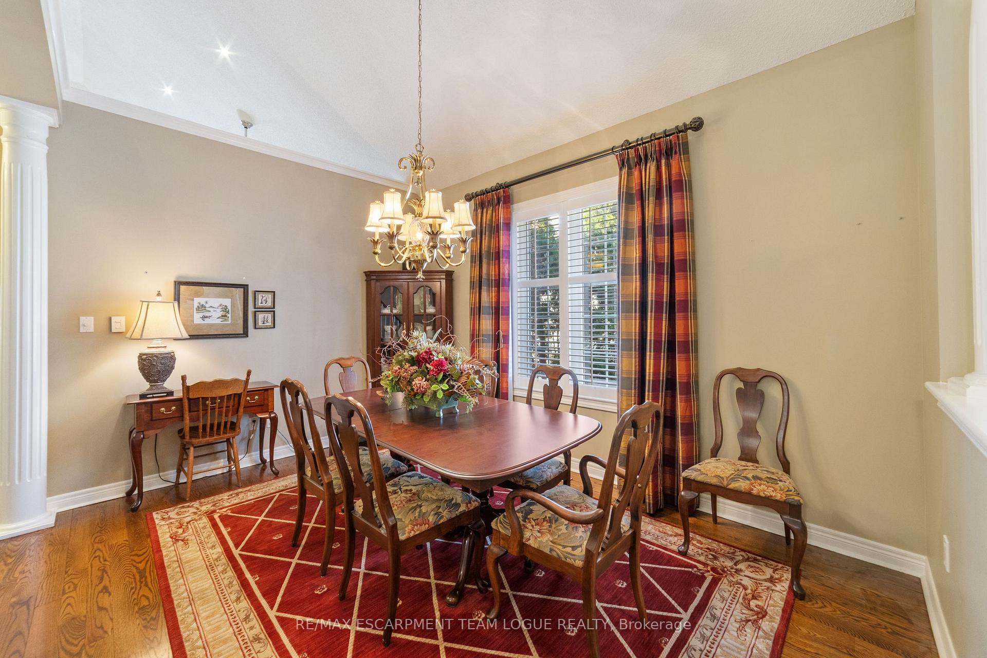 3 Bedrooms Semi-Detached at 4144 STONEBRIDGE,  Burlington For sale