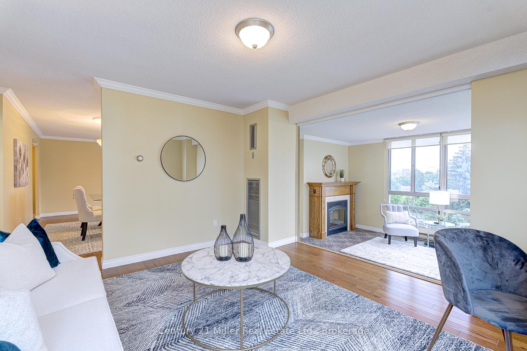 2 Bedrooms Condo at 2180 Marine, Oakville For sale