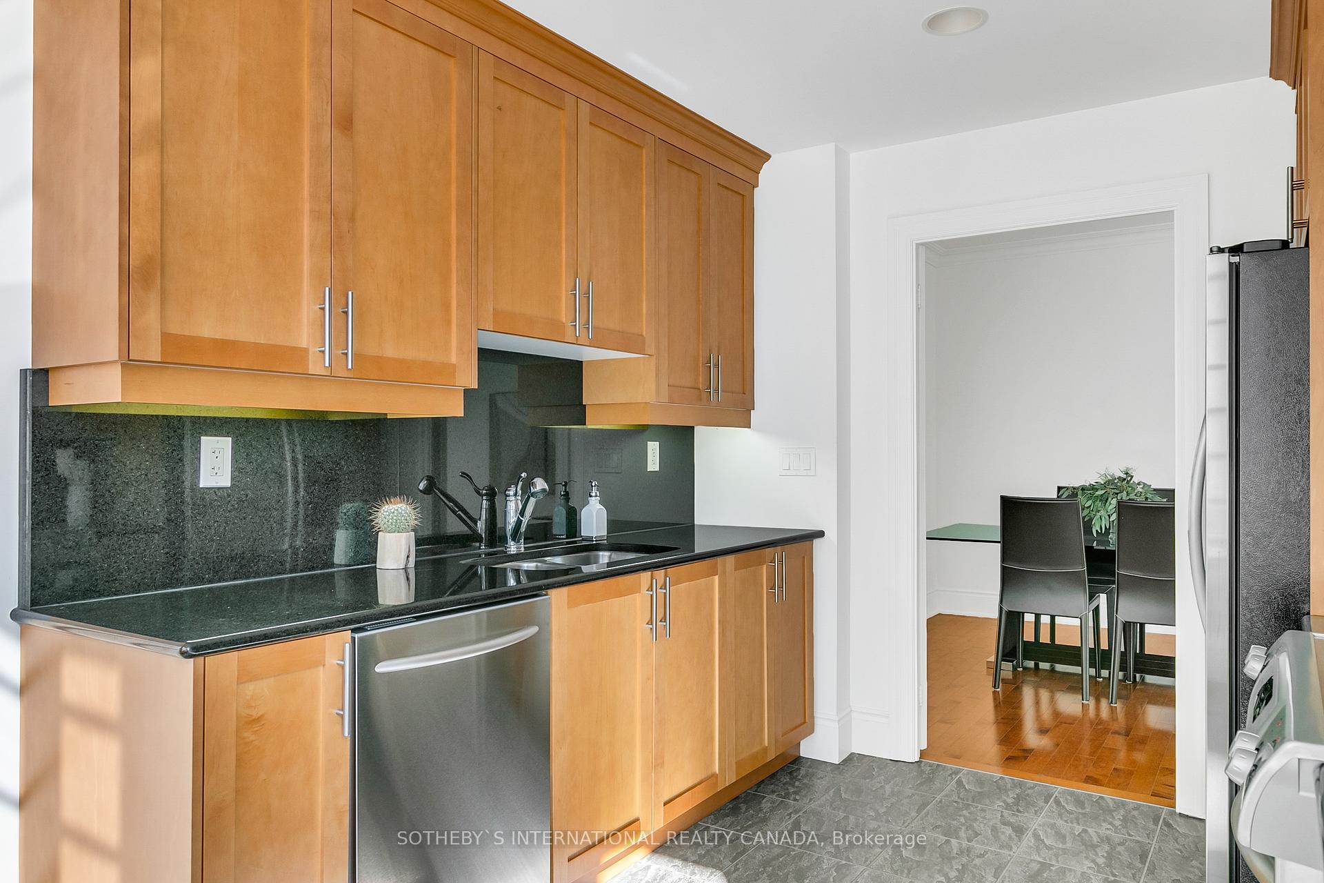3 Bedrooms Condo at 55 Delisle,  Toronto For sale