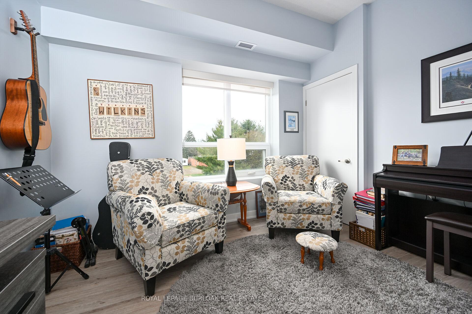 2 Bedrooms Condo at 16 Markle,  Hamilton For sale