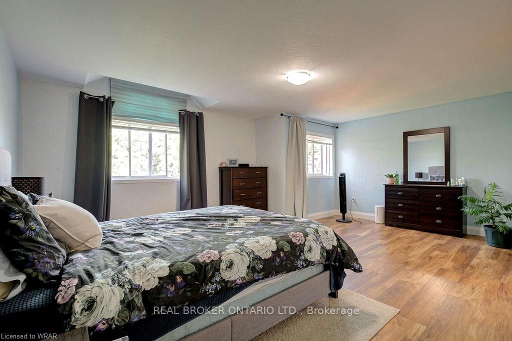 555 Mariner Drive