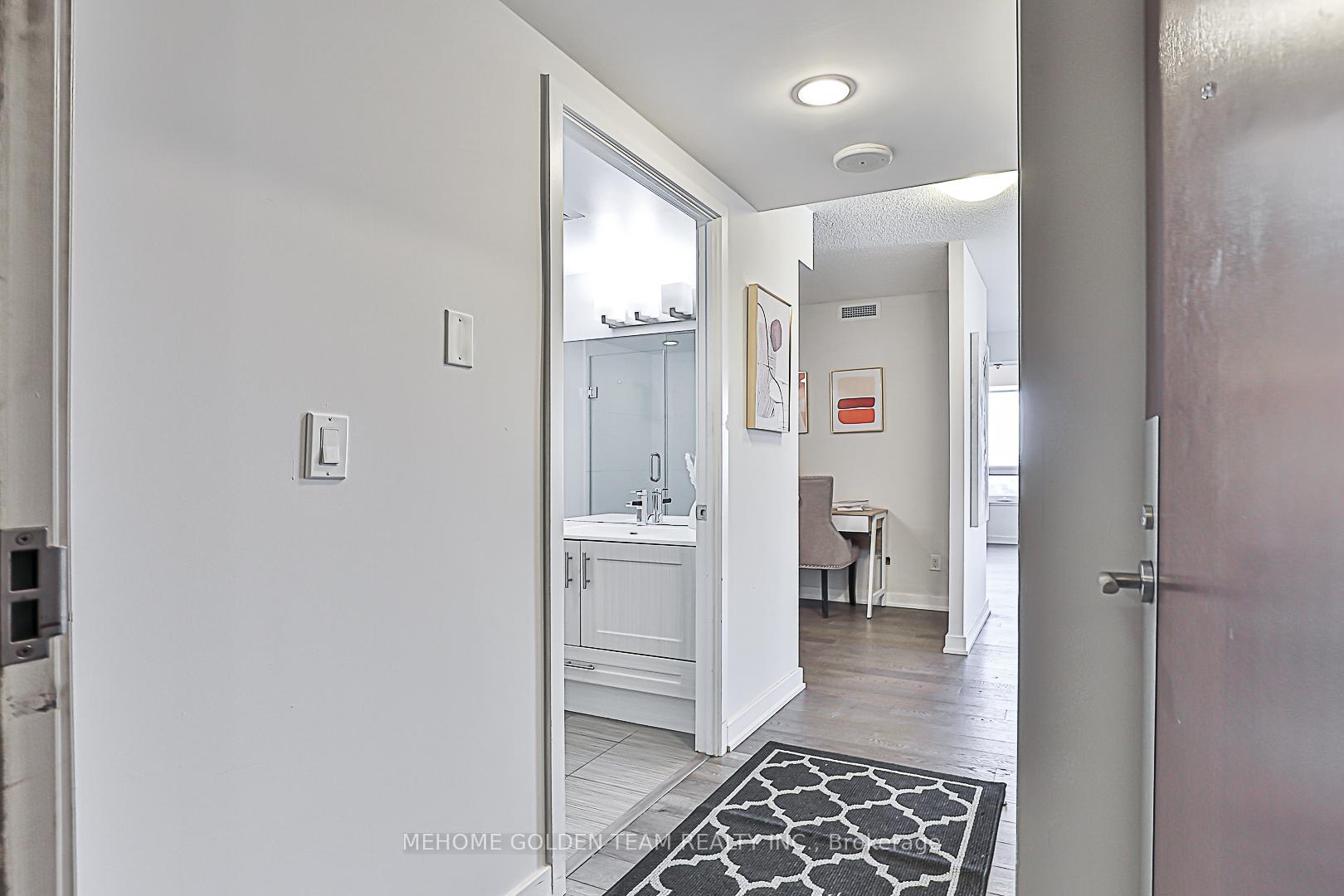 3 Bedrooms Condo at 185 Bonis,  Toronto For sale