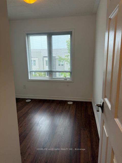 3 Bedrooms Condo at 15 Heron Park, Toronto For sale