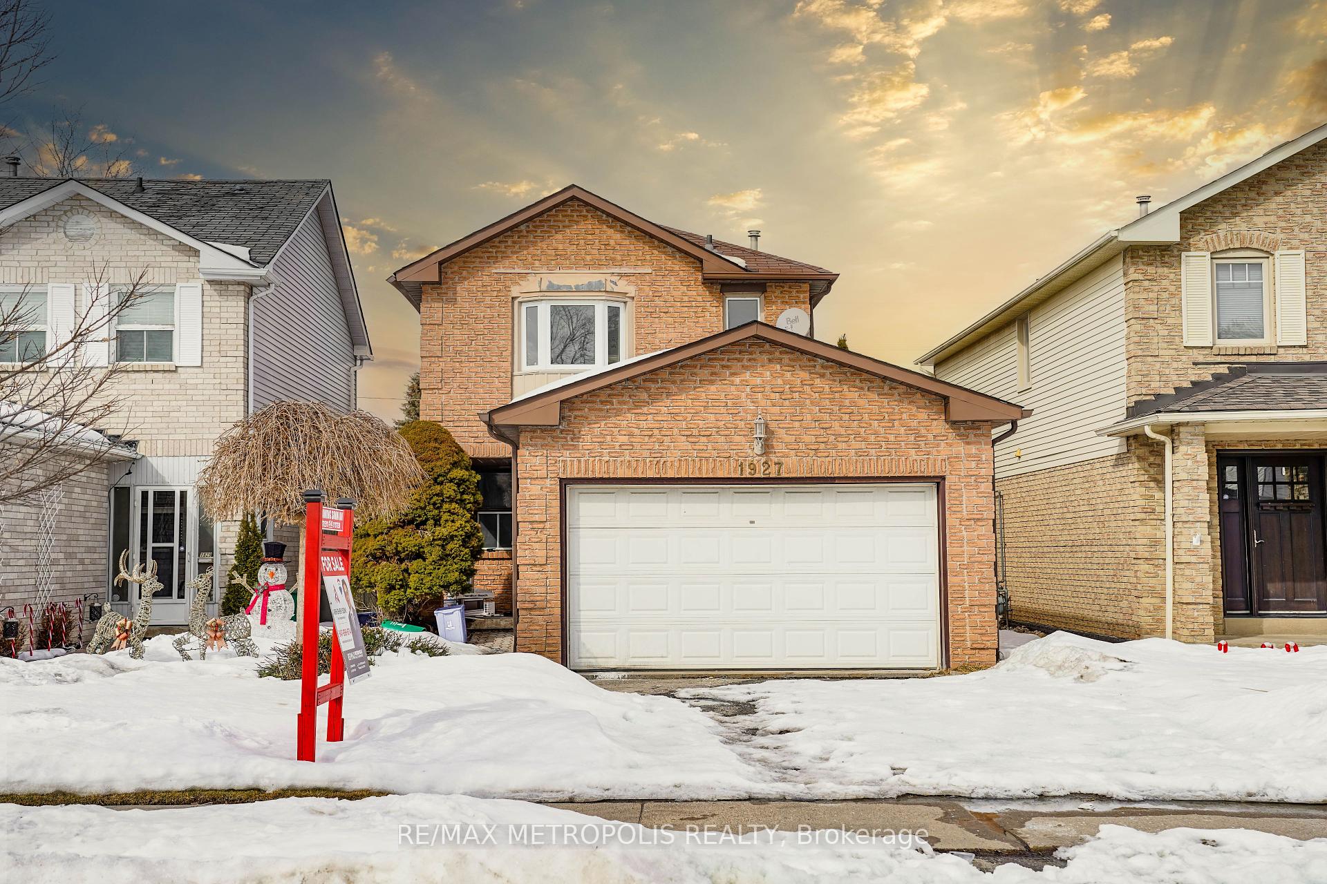 1927 PARKSIDE Drive, Pickering, ON L1V 3N6