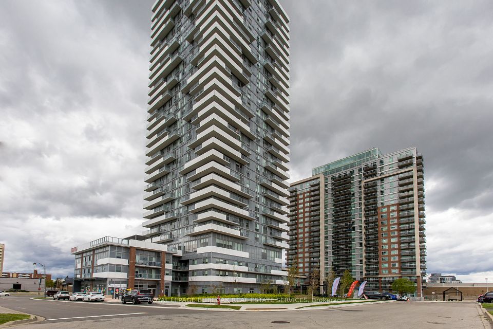 215 Queen