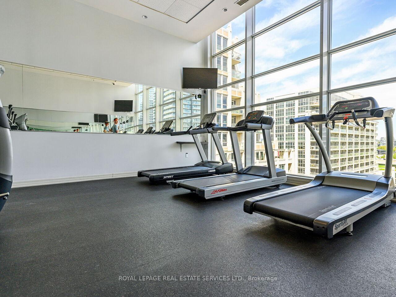 2 Bedrooms Condo at 628 Fleet, Toronto For sale