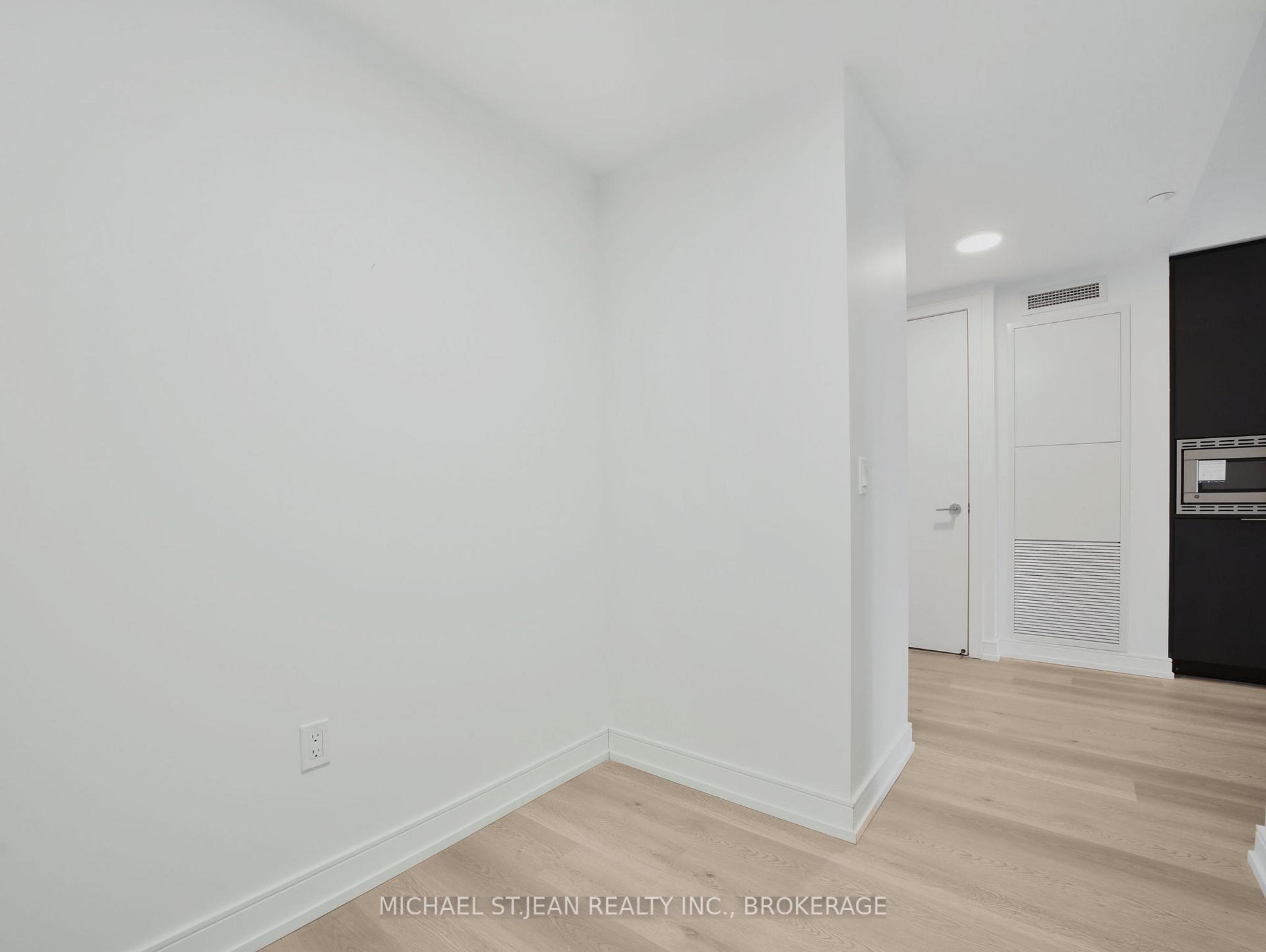 1 Bedroom Condo at 1 Jarvis,  Hamilton For sale