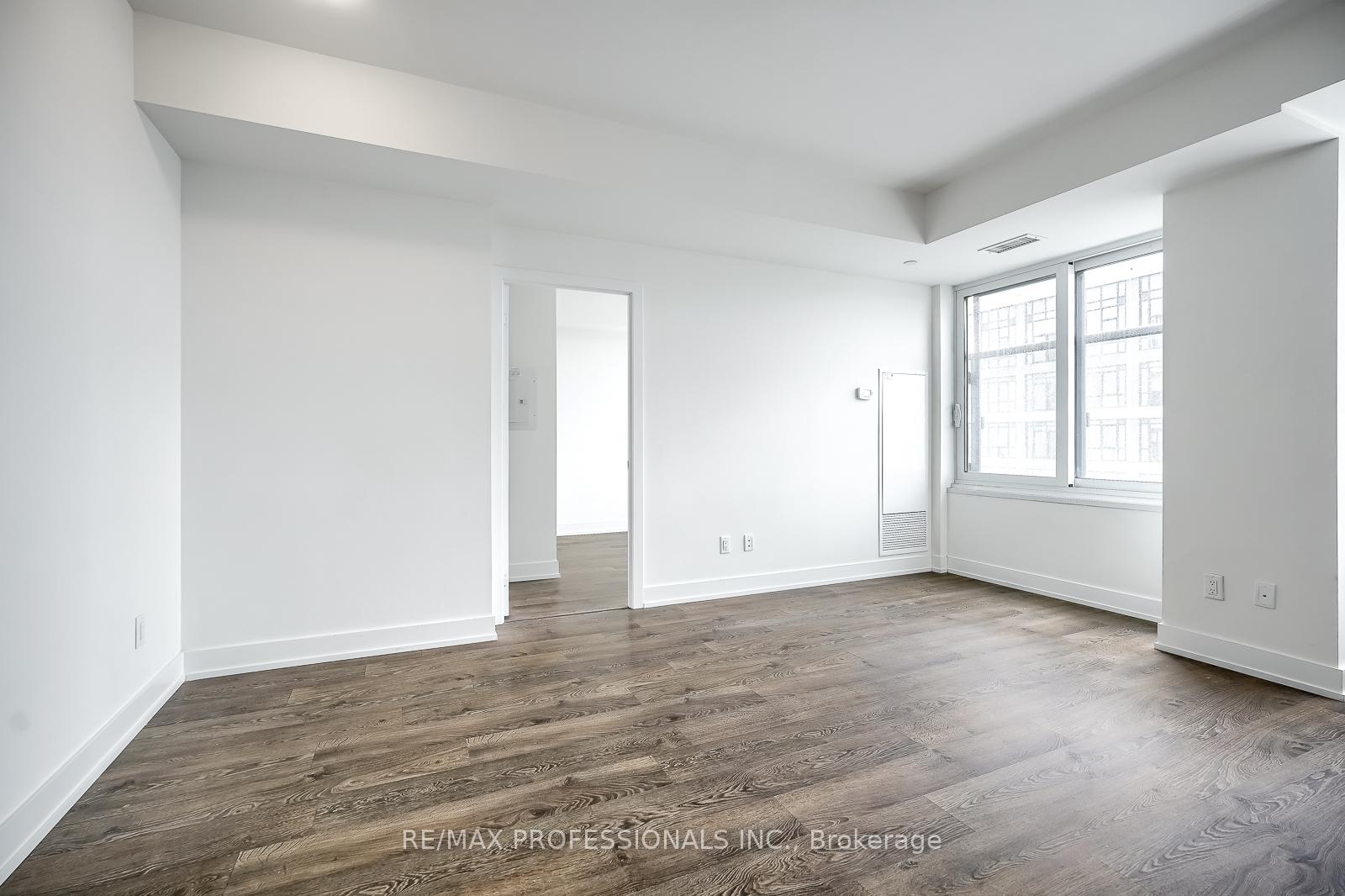 2 Bedrooms Condo at 5 Mabelle, Toronto For sale