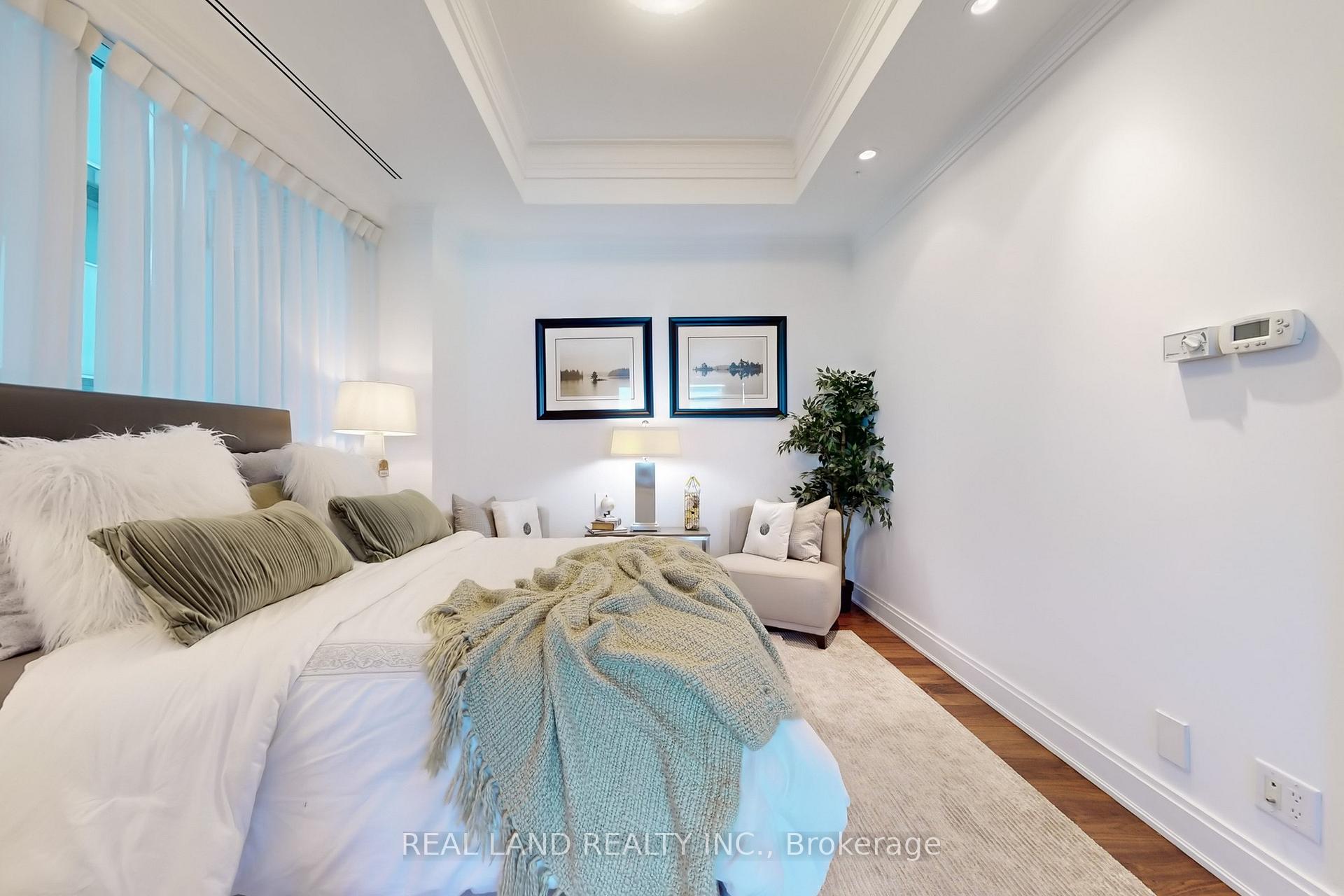 2 Bedrooms Condo at 206 Bloor, Toronto For sale