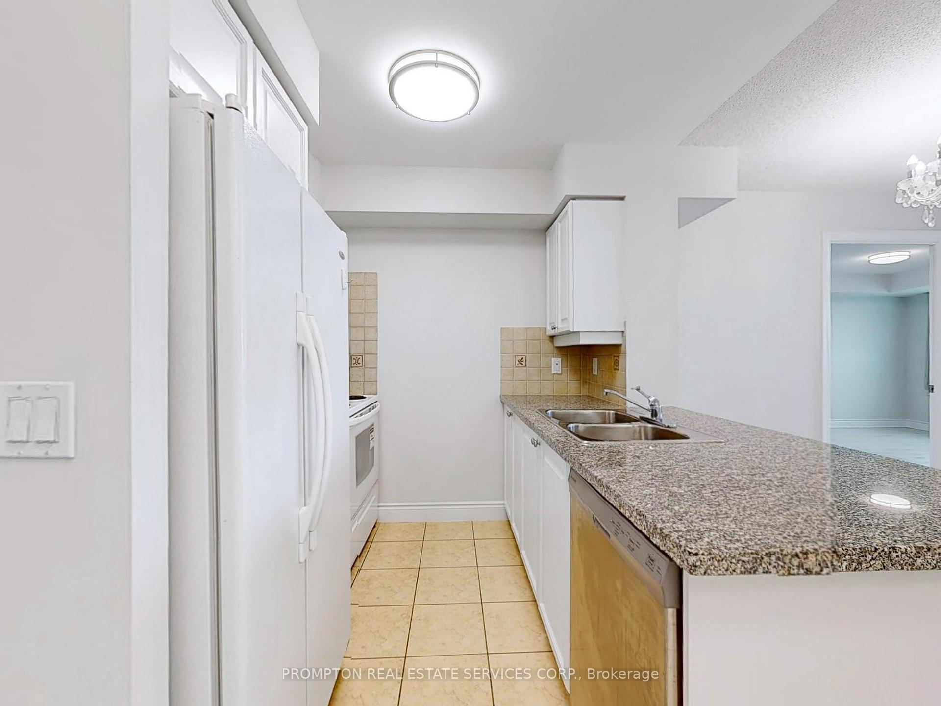 2 Bedrooms Condo at 15 Greenview, Toronto For sale