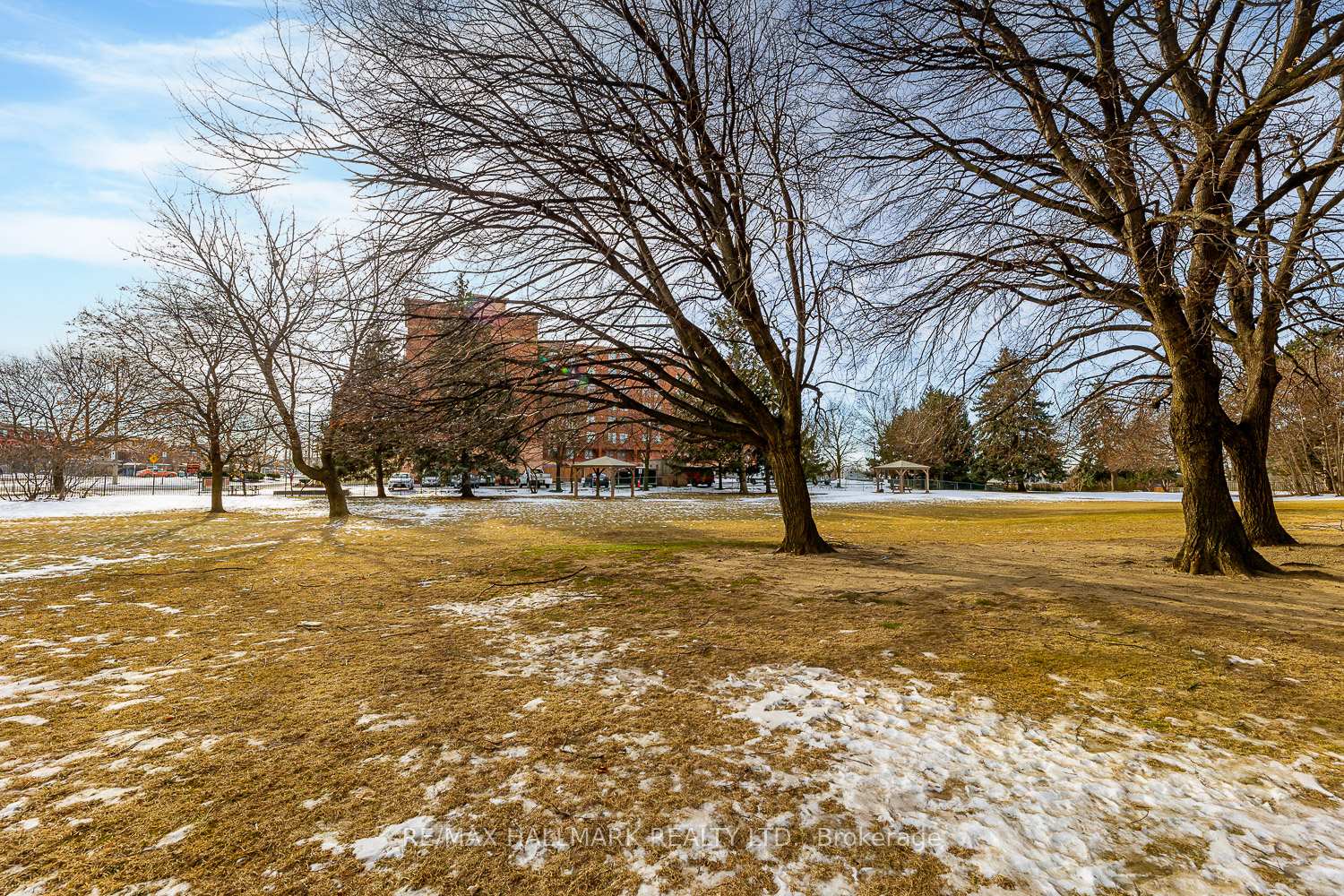 2 Bedrooms Condo at 5 Frith,  Toronto For sale