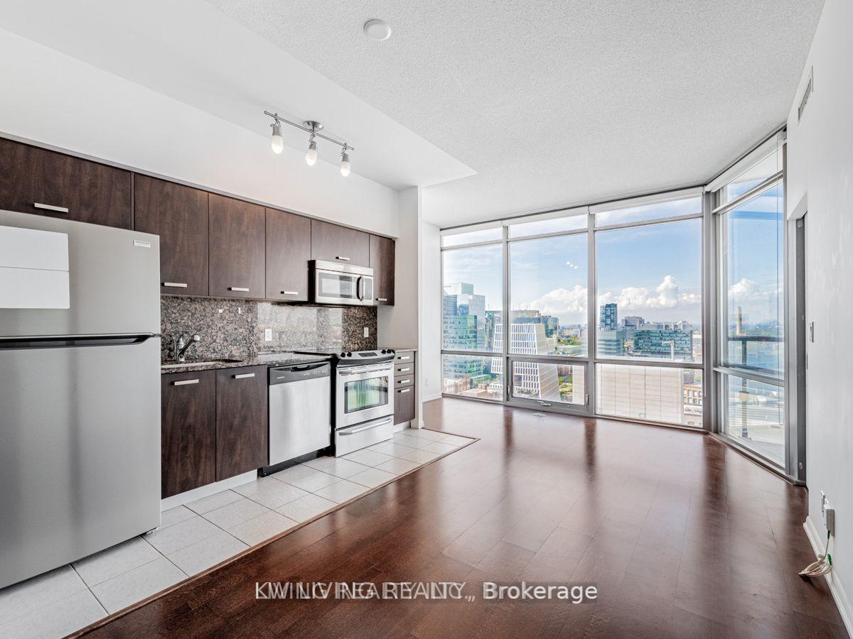 2 Bedrooms Condo at 832 Bay,  Toronto For sale