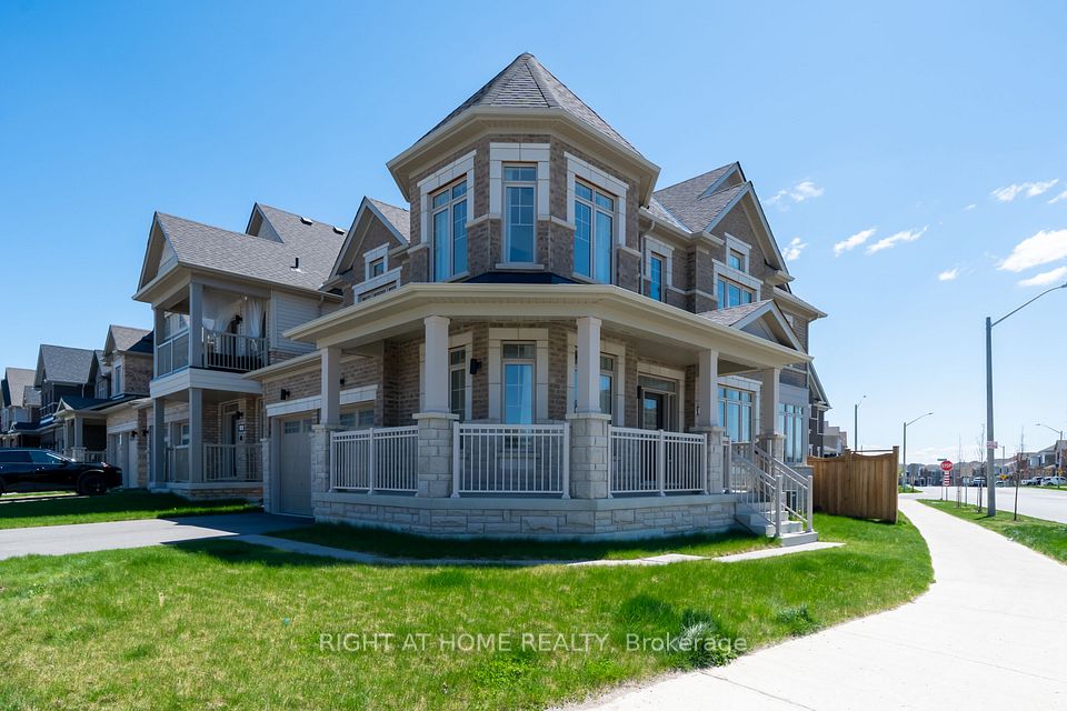 42 CopperHill Heights, Barrie, ON L9J 0K6