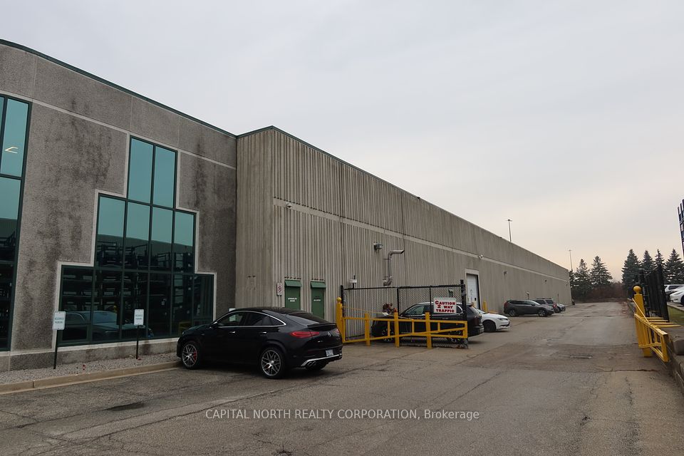 https://trreb-image.ampre.ca/9XKHfReZv7em68IqPBSq6Es4NHp3nSfHMqCOm-gmtA0/rs:fit:960:960/wm:.5:so:0:50:.4/wmsh:10/wmt:PHNwYW4gZm9yZWdyb3VuZD0nd2hpdGUnIGZvbnQ9JzY4Jz5DQVBJVEFMIE5PUlRIIFJFQUxUWSBDT1JQT1JBVElPTiwgQnJva2VyYWdlPC9zcGFuPg/L3RycmViL2xpc3RpbmdzLzQwLzcyLzU4LzgwL3AvM2QxNmNjMzctYzkwMi00MDJhLTg0NDEtZTc2NWQwYTg2OTdmLkpQRw.jpg
