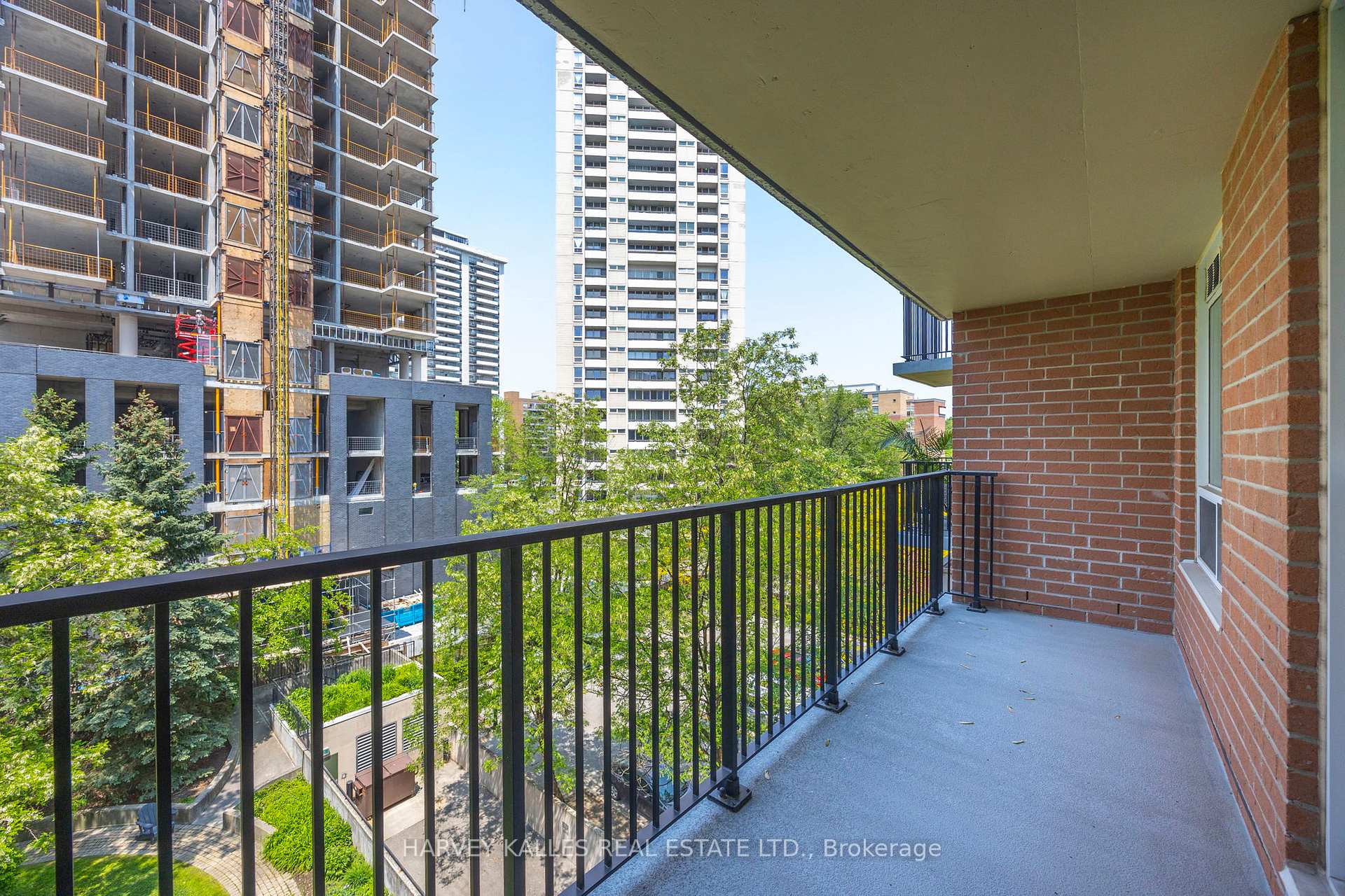 260 Merton Street 601