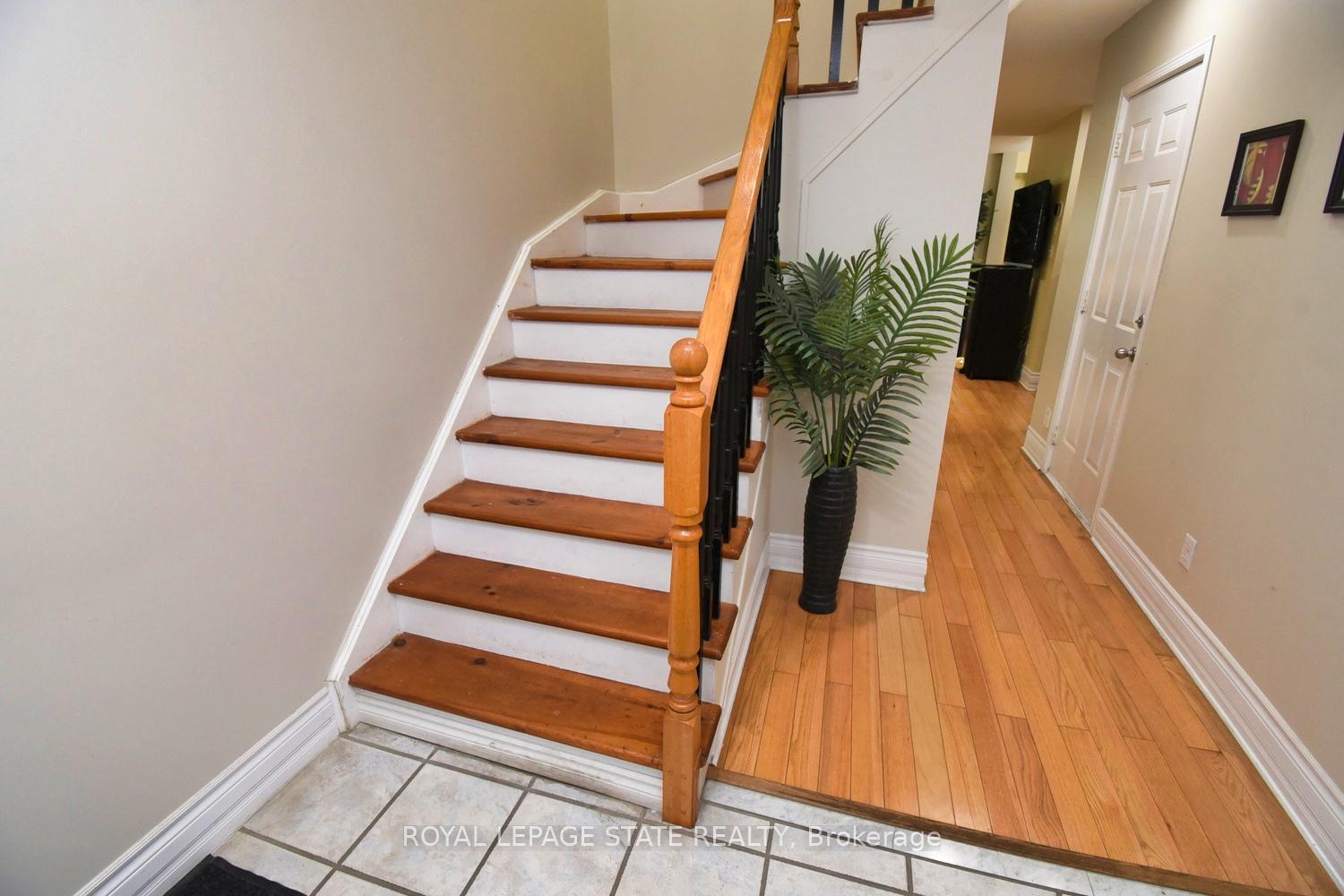 3 Bedrooms Condo at 565 Rymal, Hamilton For sale