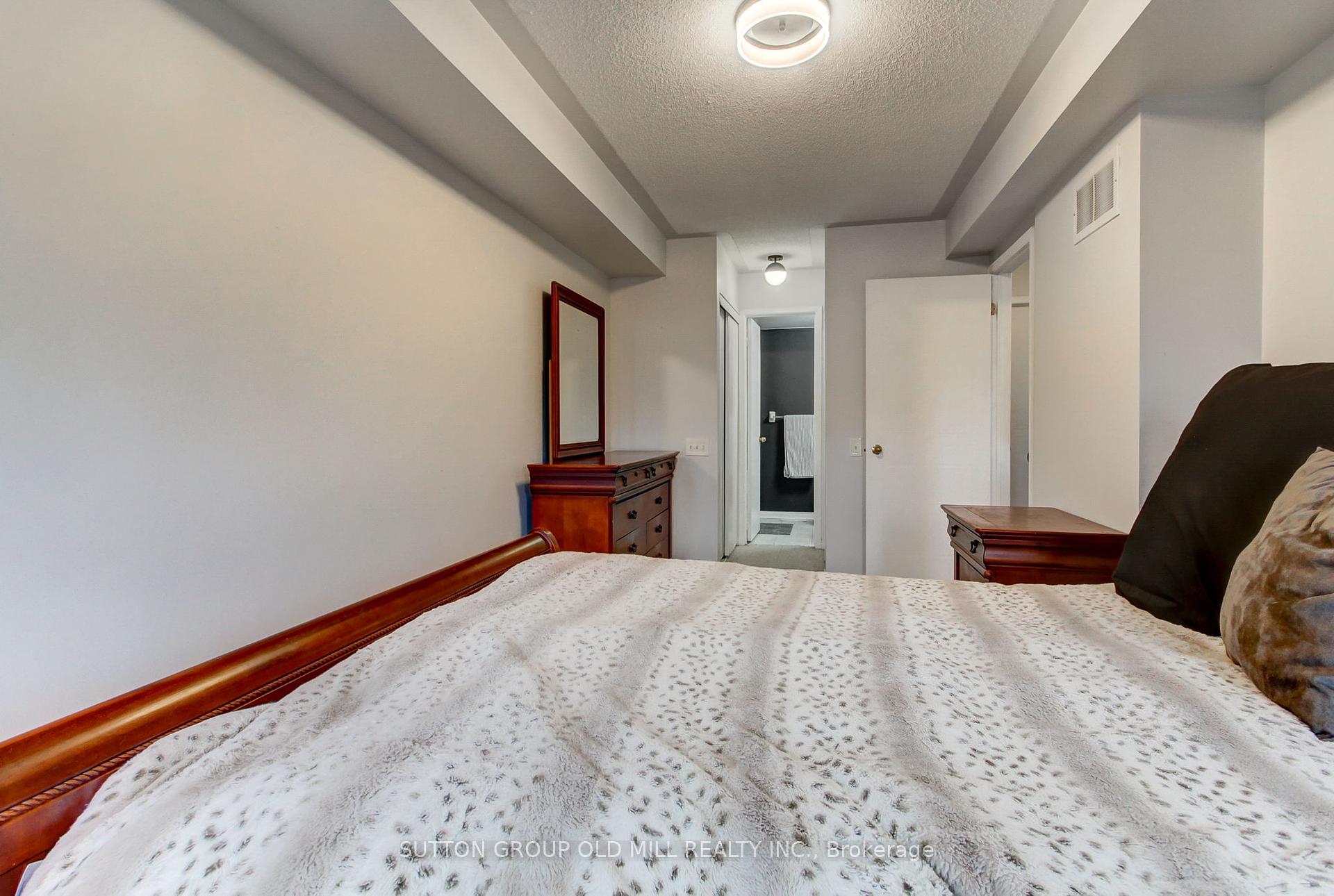 3 Bedrooms Condo at 760 Lawrence,  Toronto For sale