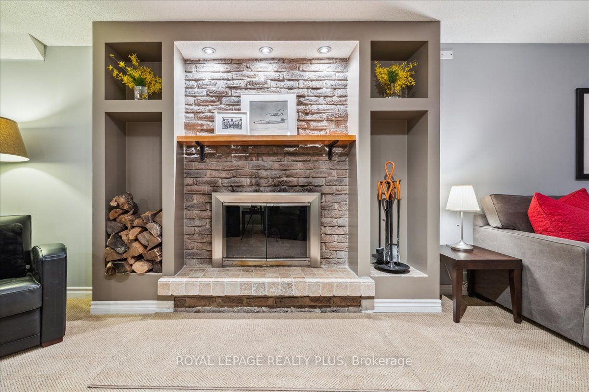 3413 Autumnleaf Crescent