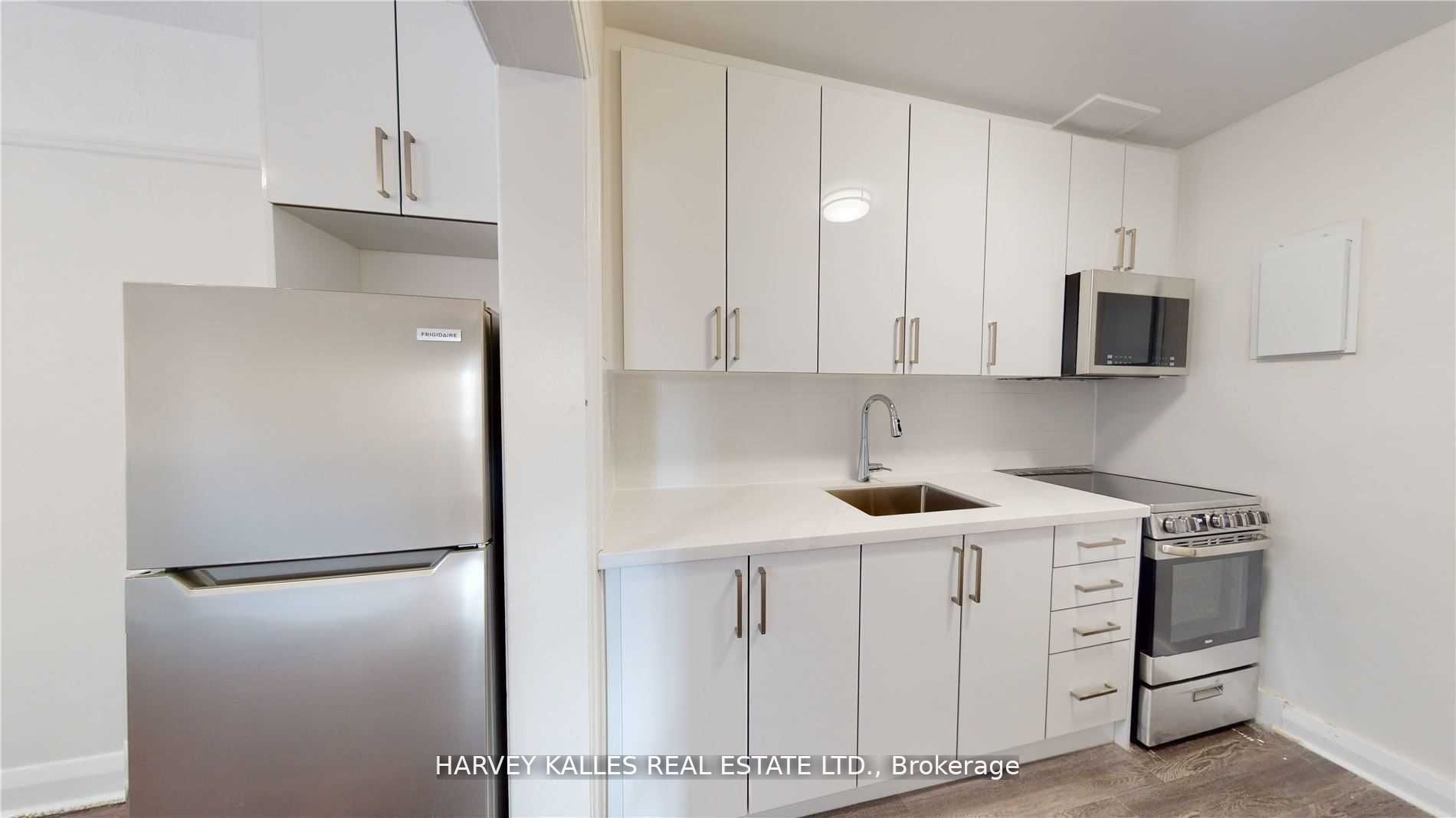 320 Lonsdale Road 8