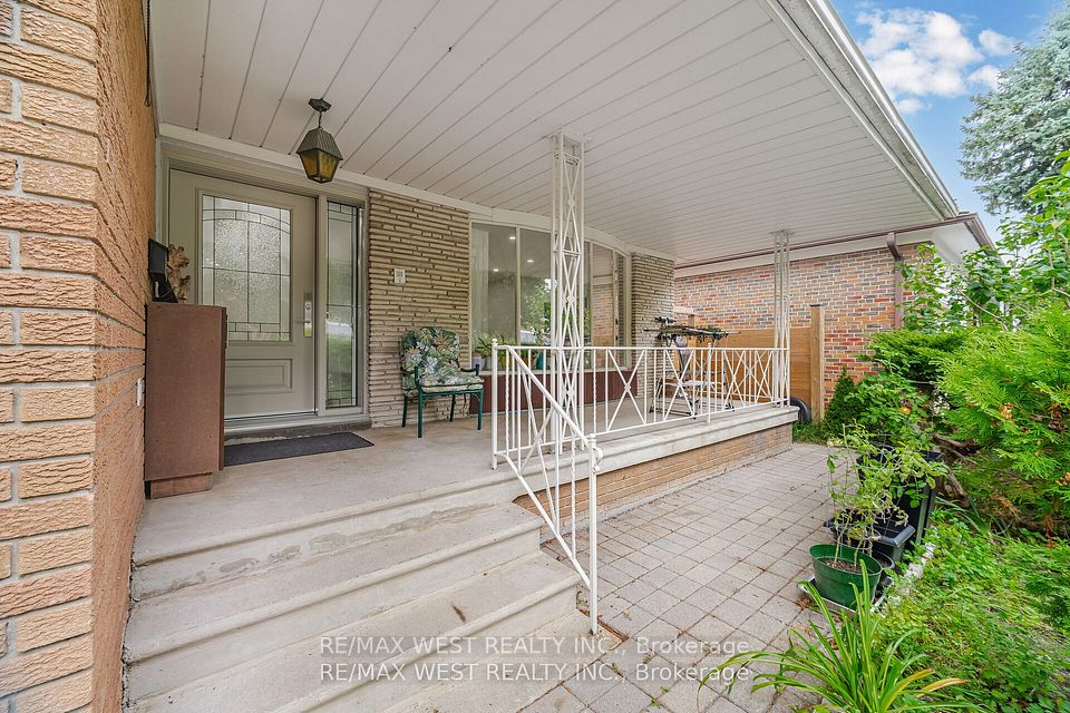 50 Bruce Farm Drive, Toronto, ON M2H 1G5