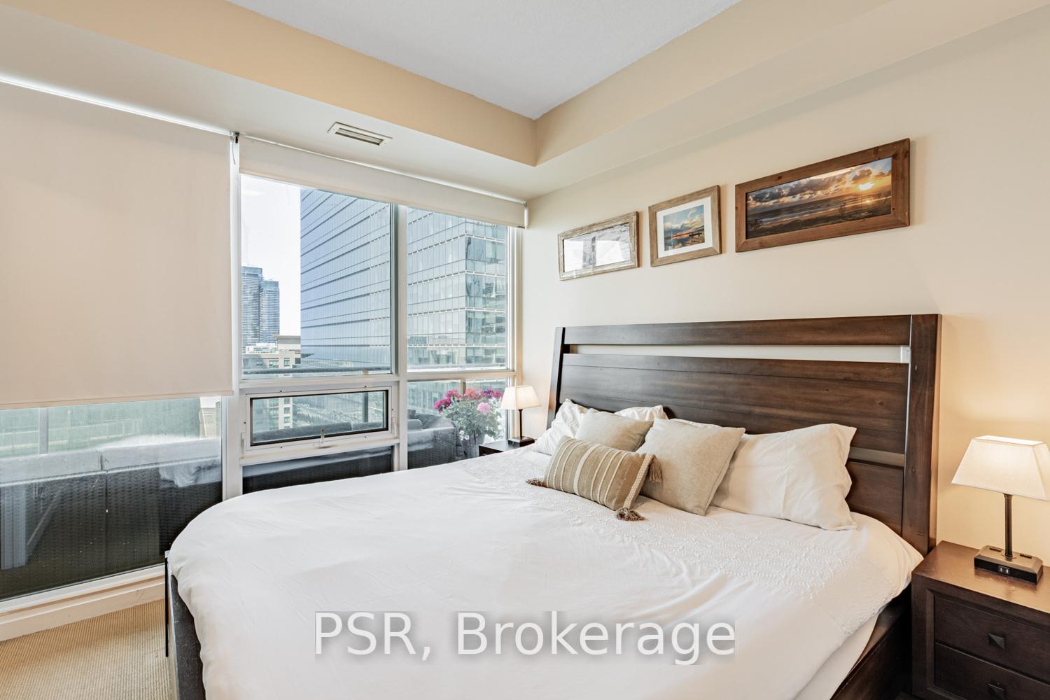3 Bedrooms Condo at 55 Bremner, Toronto For sale