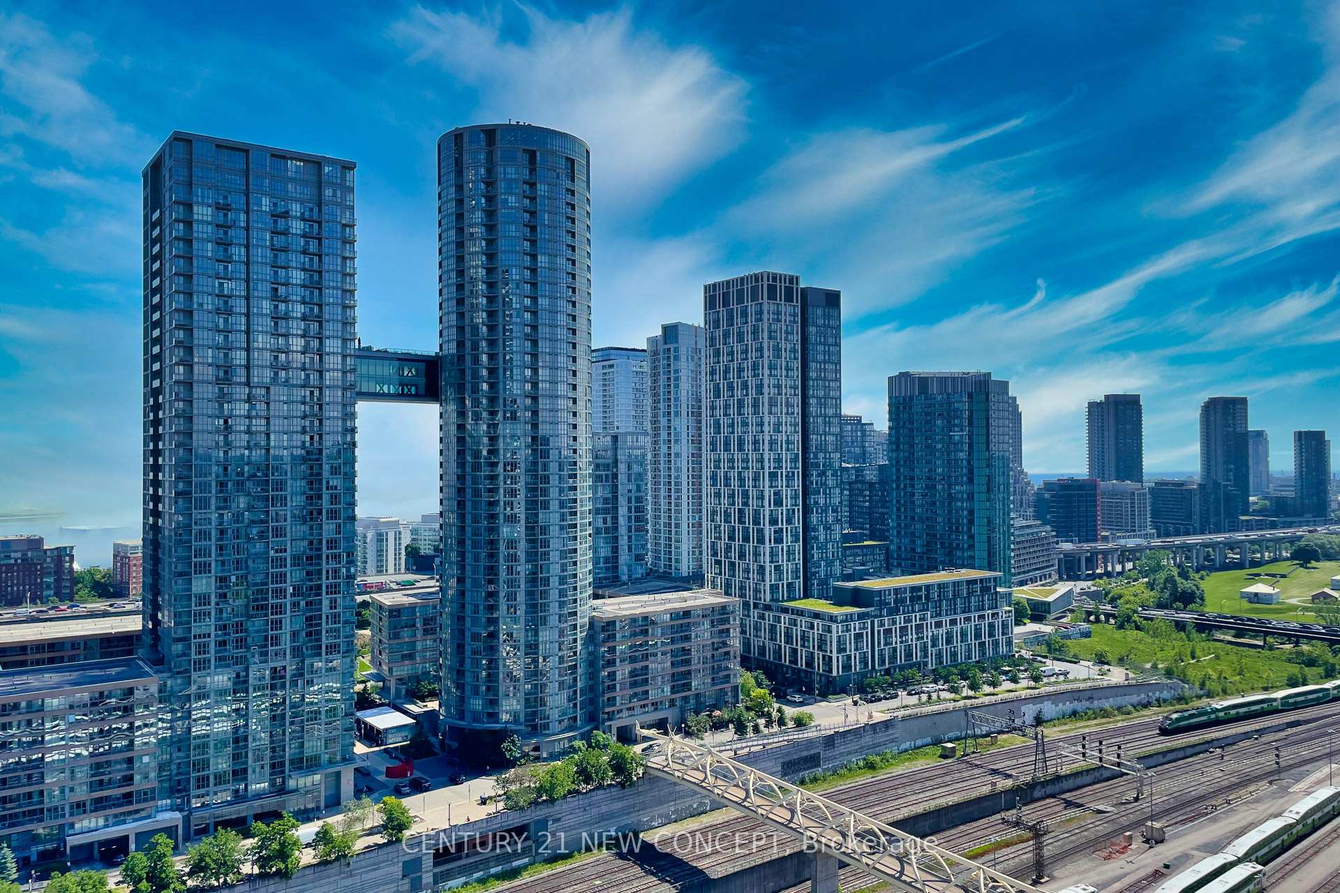 2 Bedrooms Condo at 480 Front, Toronto For sale