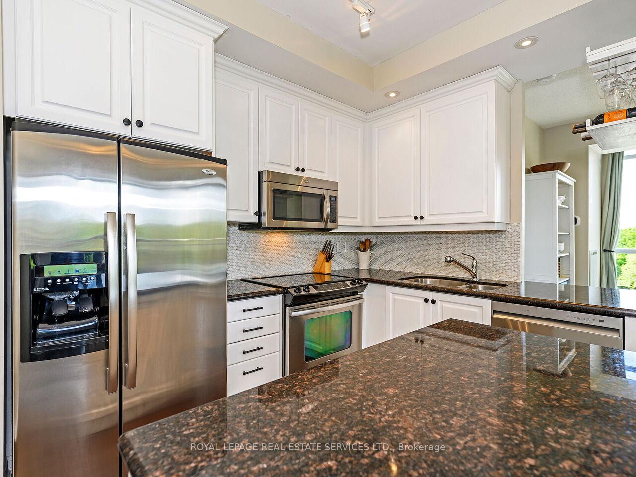 2 Bedrooms Condo at 628 Fleet, Toronto For sale