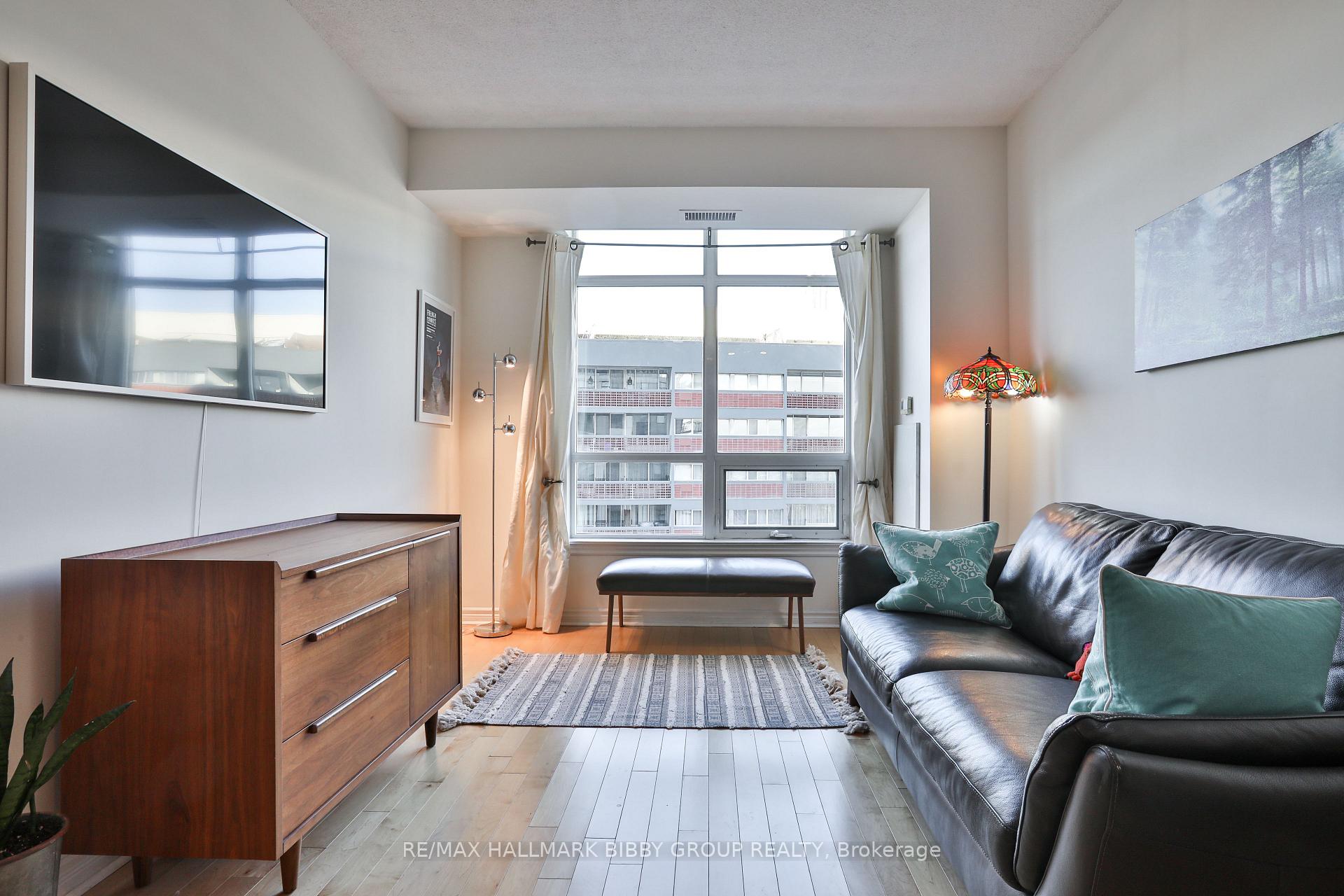 1 Bedroom Condo at 1135 Royal York, Toronto For sale