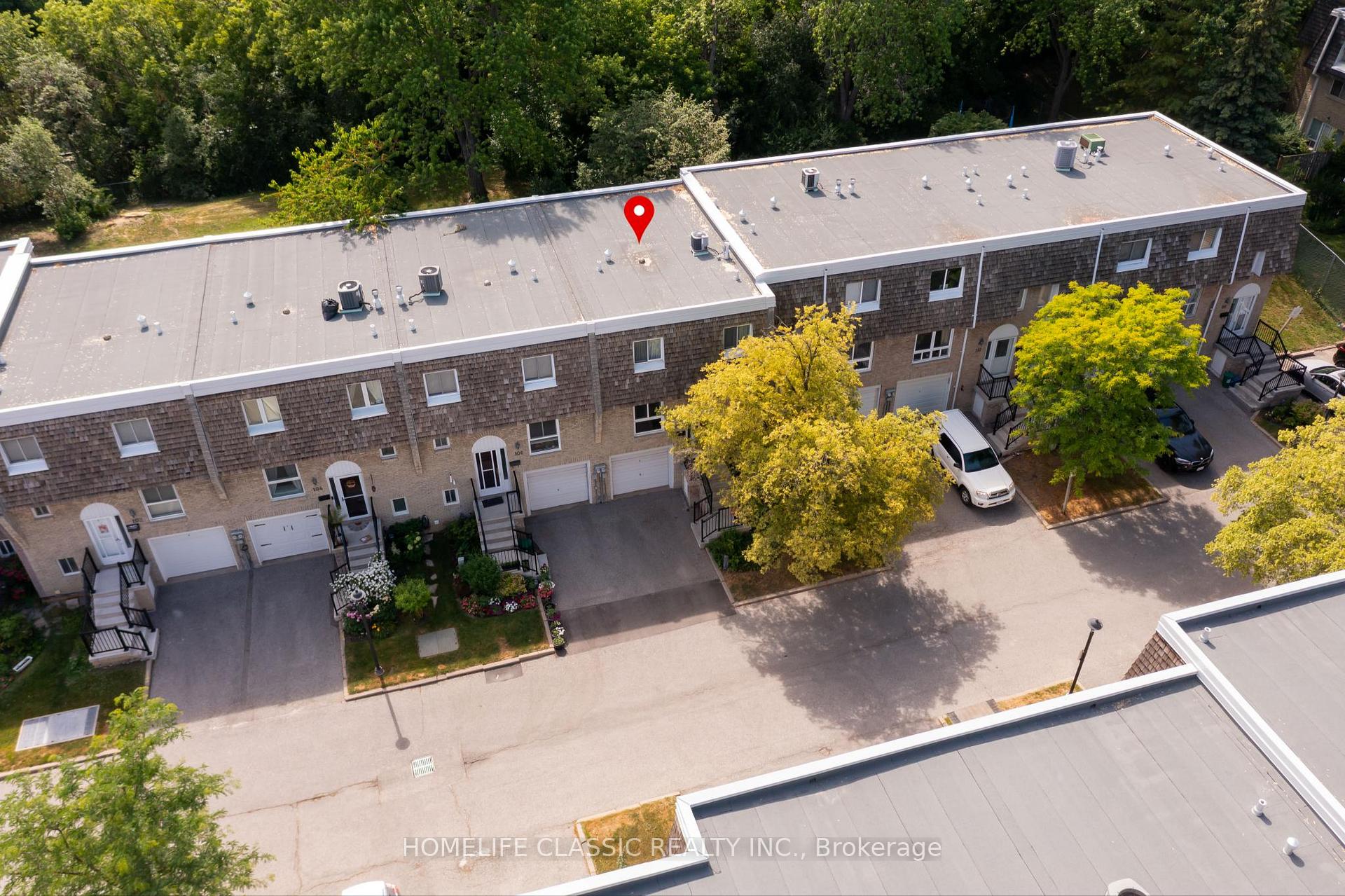 4 Bedrooms Condo at 108 Wild Briarway, Toronto For sale