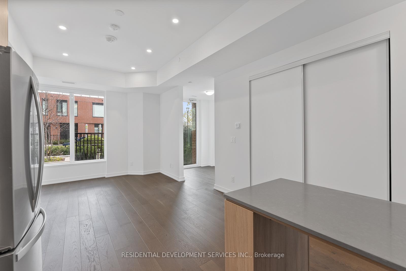 4 Bedrooms Condo at 15 Maryport, Toronto For sale