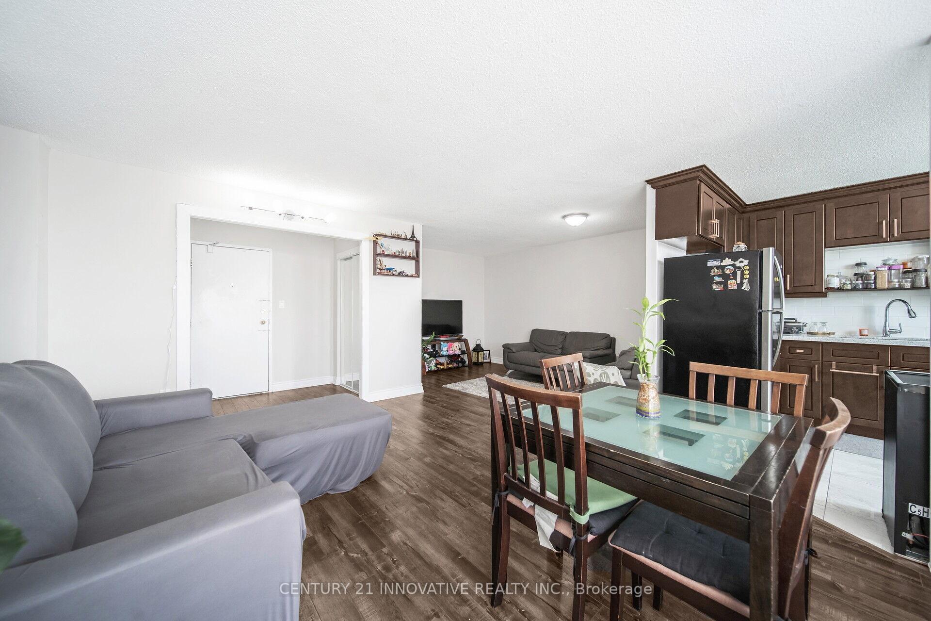 2 Bedrooms Condo at 100 Wingarden, Toronto For sale