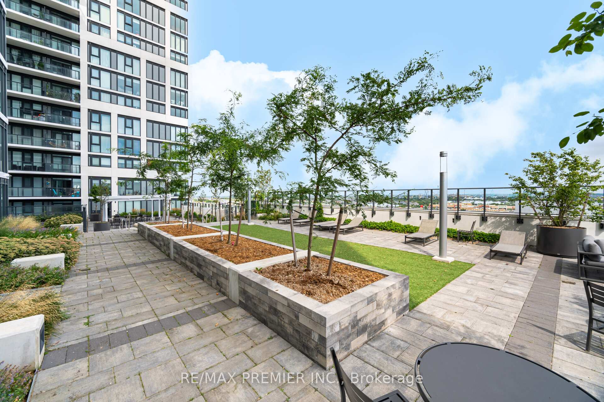 2 Bedrooms Condo at 9000 Jane,  Vaughan For sale