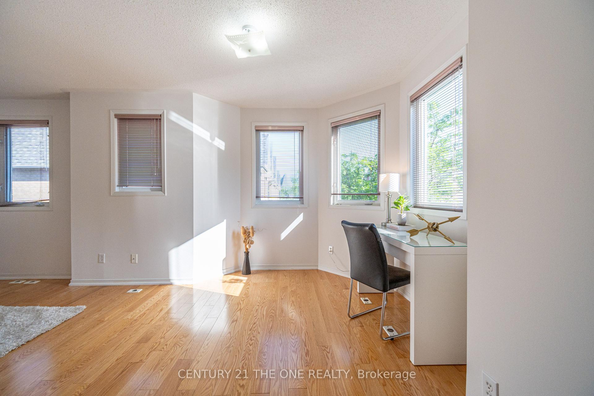 4 Bedrooms Condo at 28 Rosebank, Toronto For sale