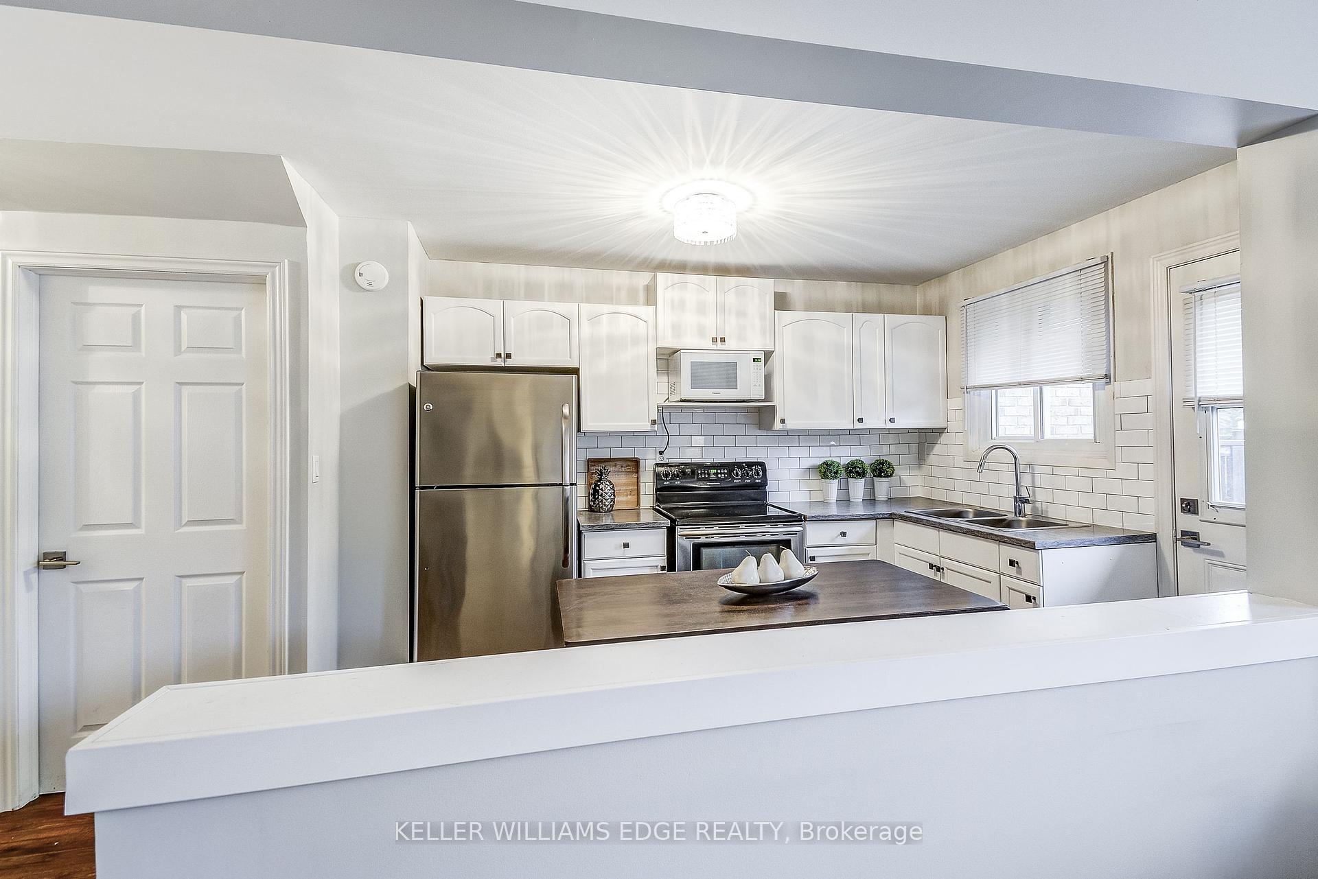 3 Bedrooms Condo at 1350 Limeridge, Hamilton For sale