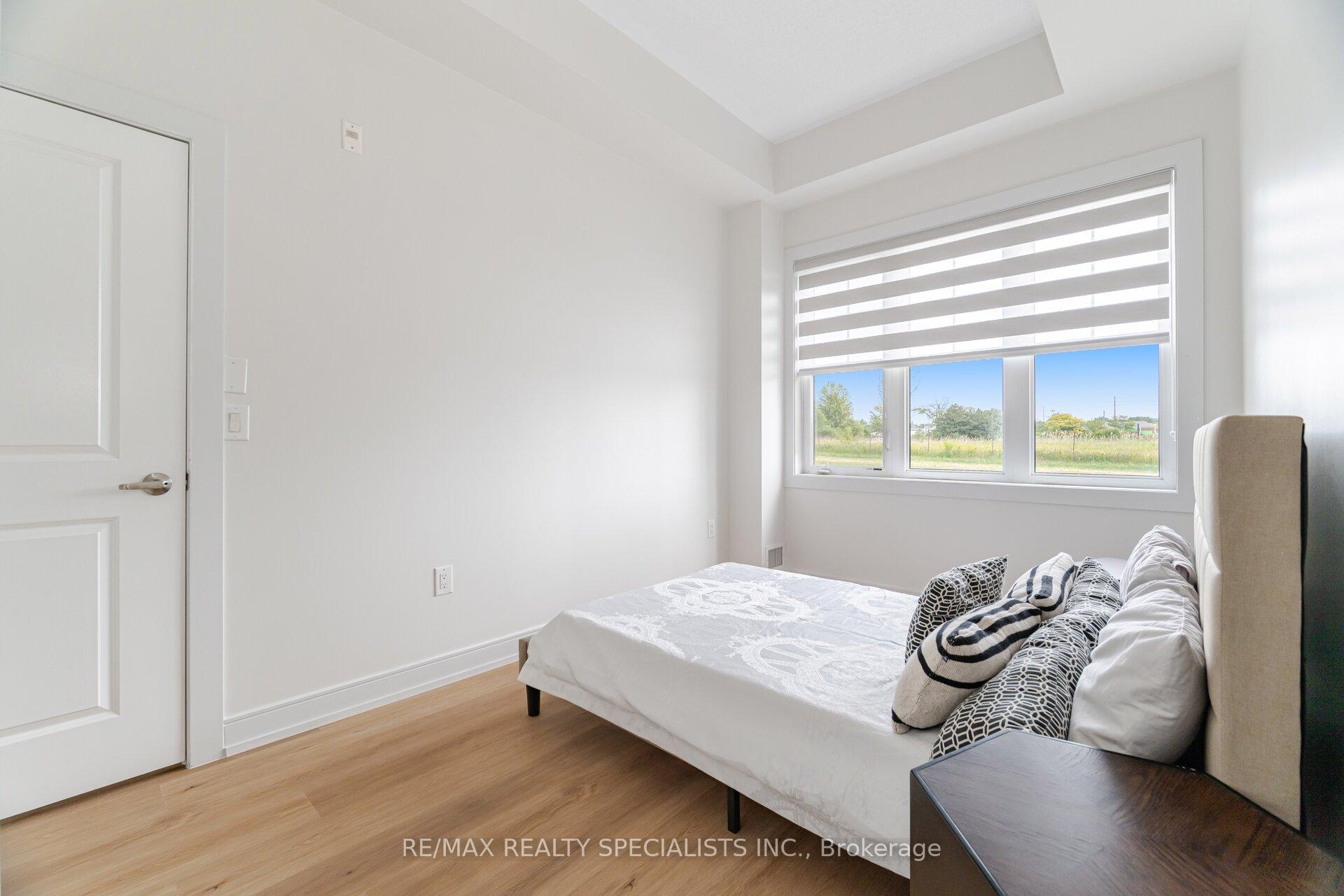 2 Bedrooms Condo at 2326 TAUNTON, Oakville For sale