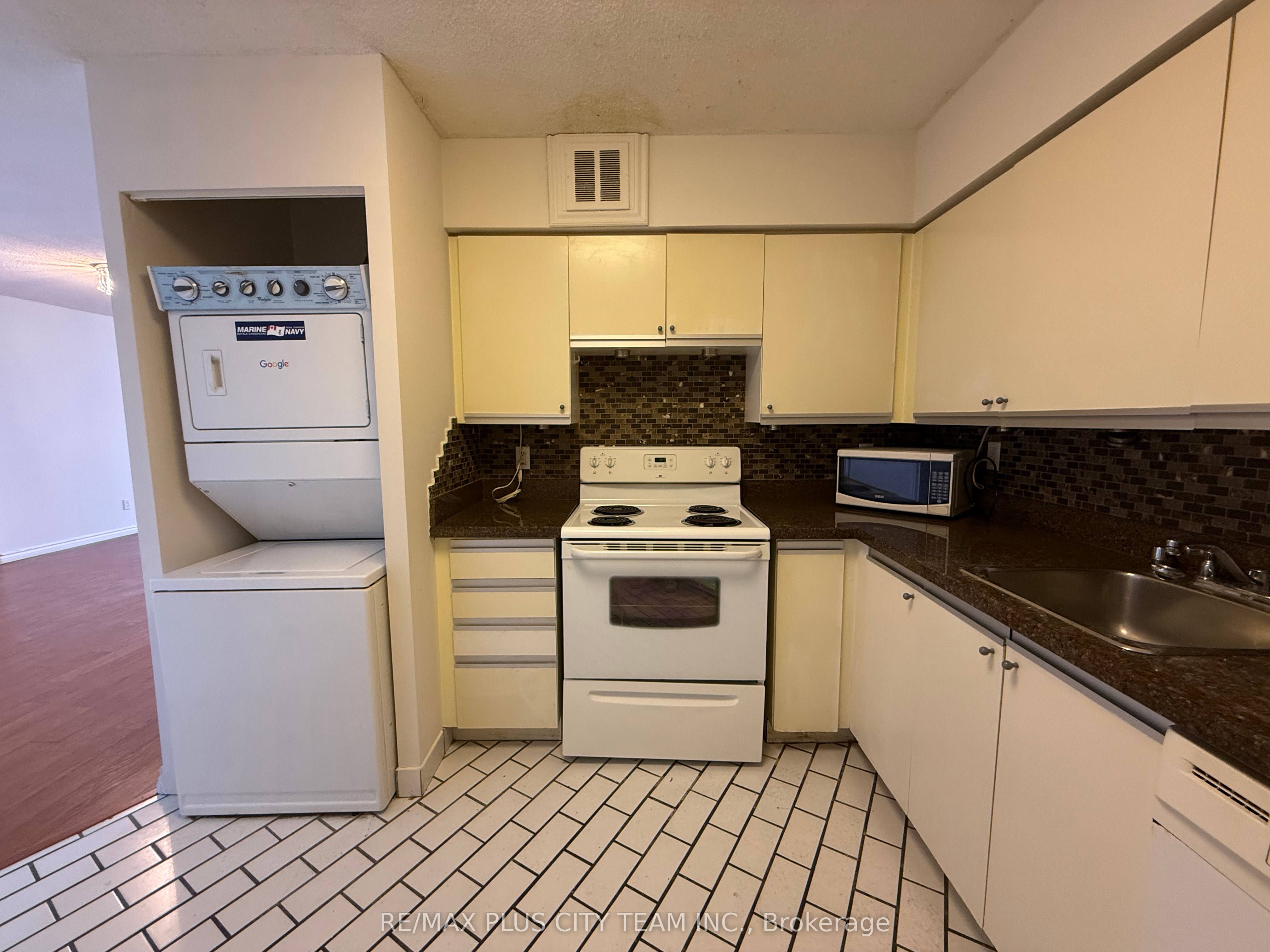 260 Queens Quay W, #2103