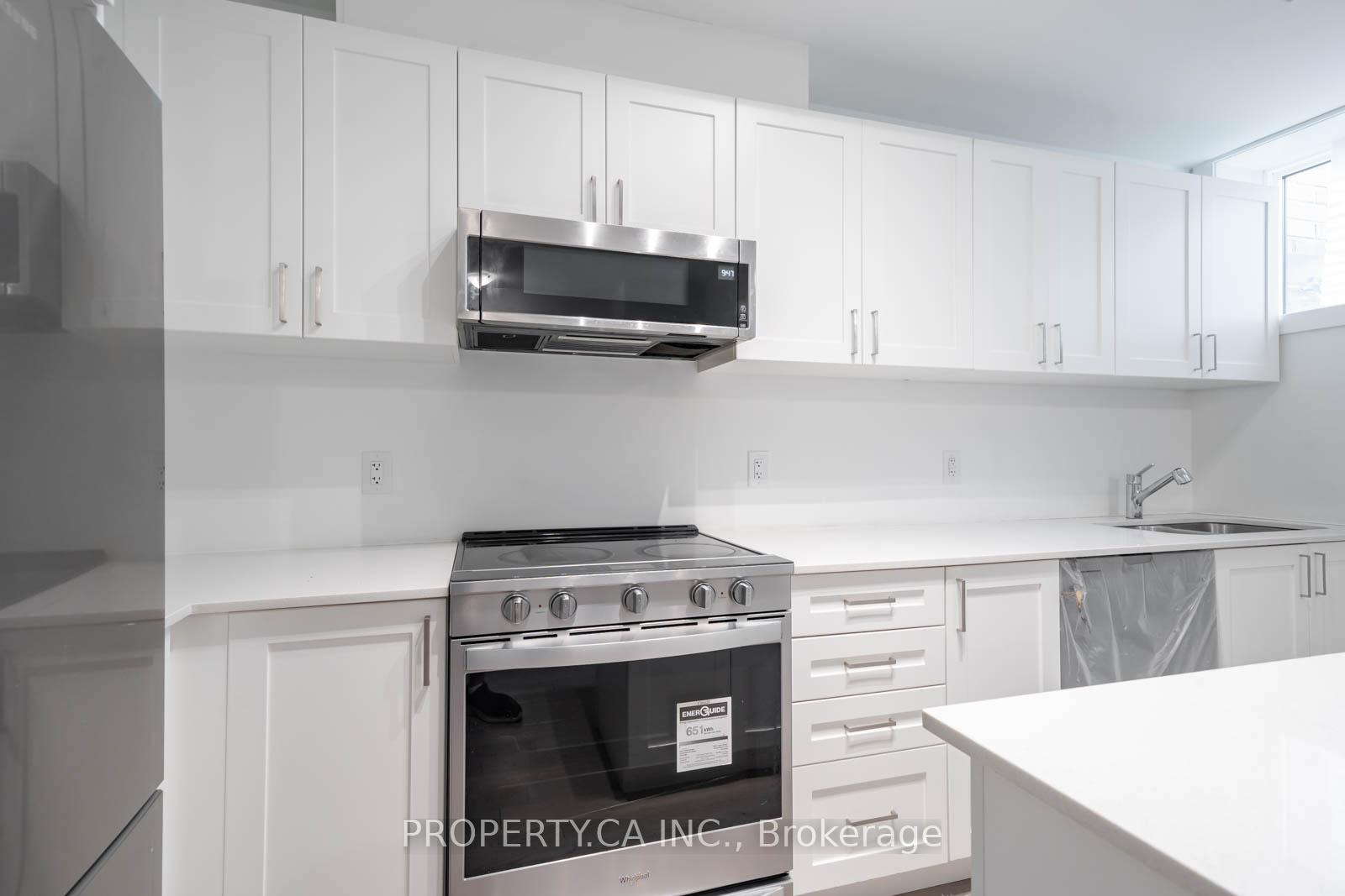 2 Bedrooms Condo at 1115 Douglas McCurdy, Mississauga For sale